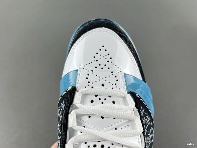 Bmlin Jordan 318376-041 23 UNC 0823